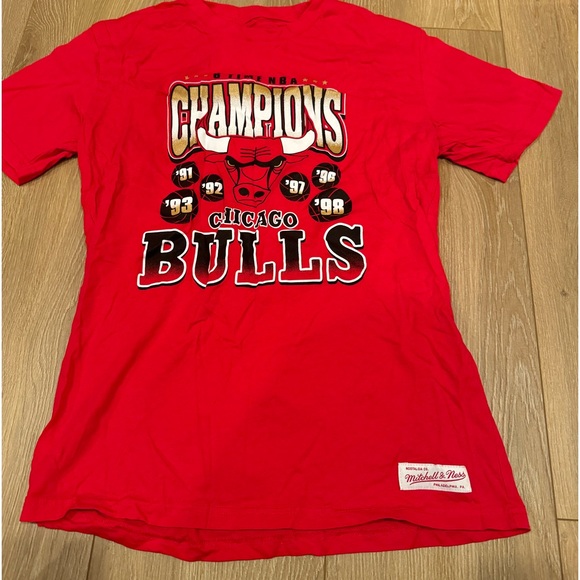 Chicago Bulls champions t-shirt, Mitchell & Ness, men’s size medium - Picture 1 of 6